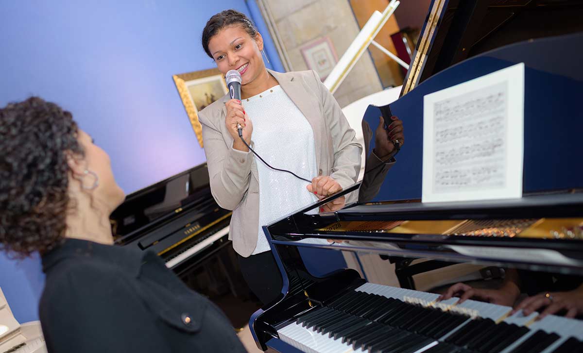 A singer and a pianist