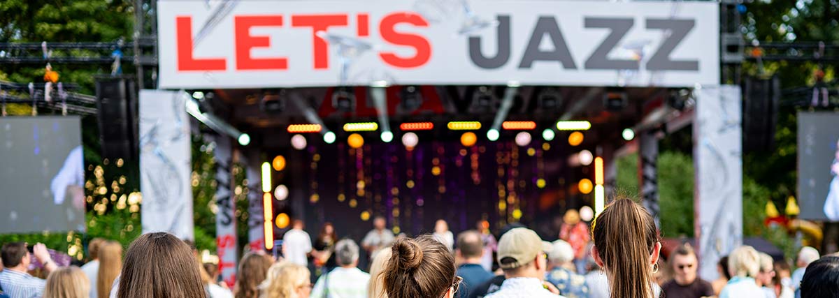Crowds watching jazz music festival