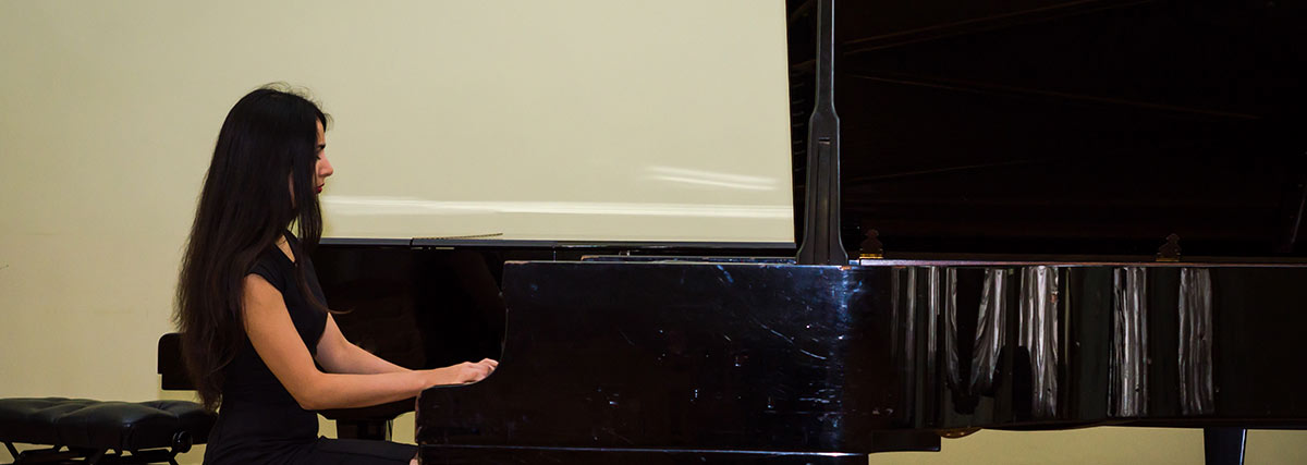 female pianist performing