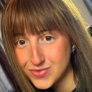 Pianist Laura of London Piano Institute