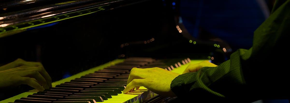 pianist performing in publicj