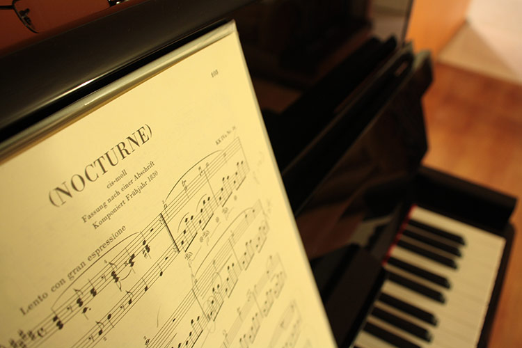Piano with a Chopin score