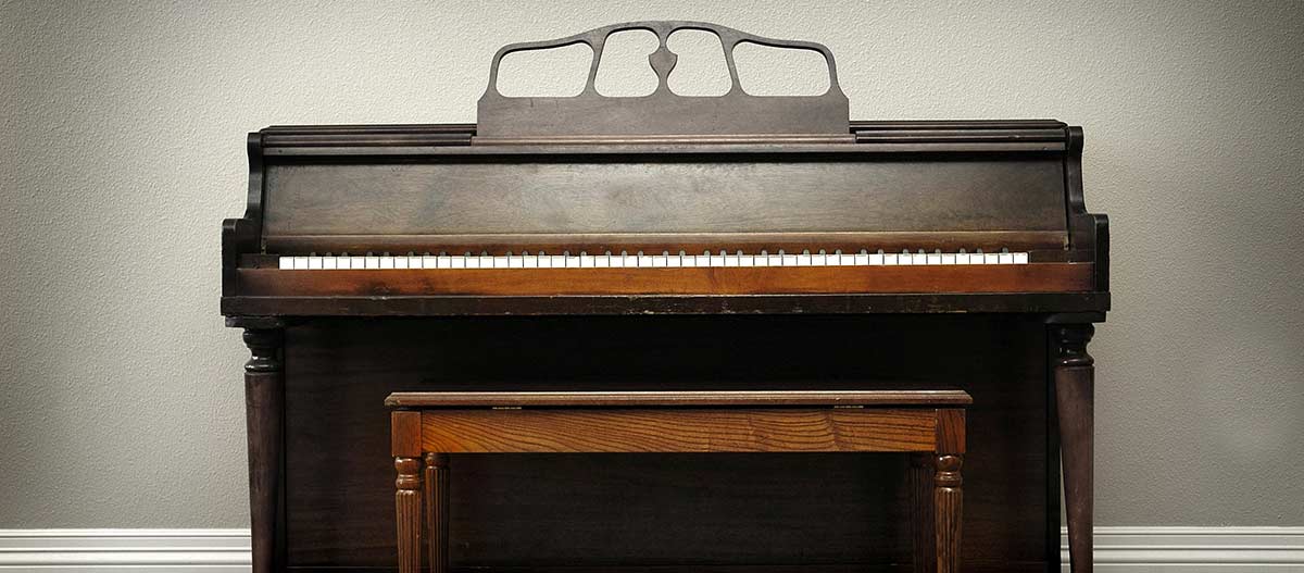 Upright piano
